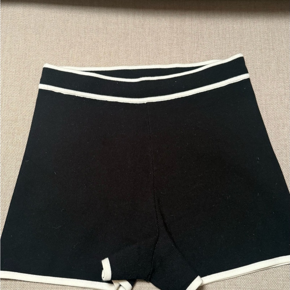 L'Academie Sweater Shorts with White Accents - Picture 4 of 4